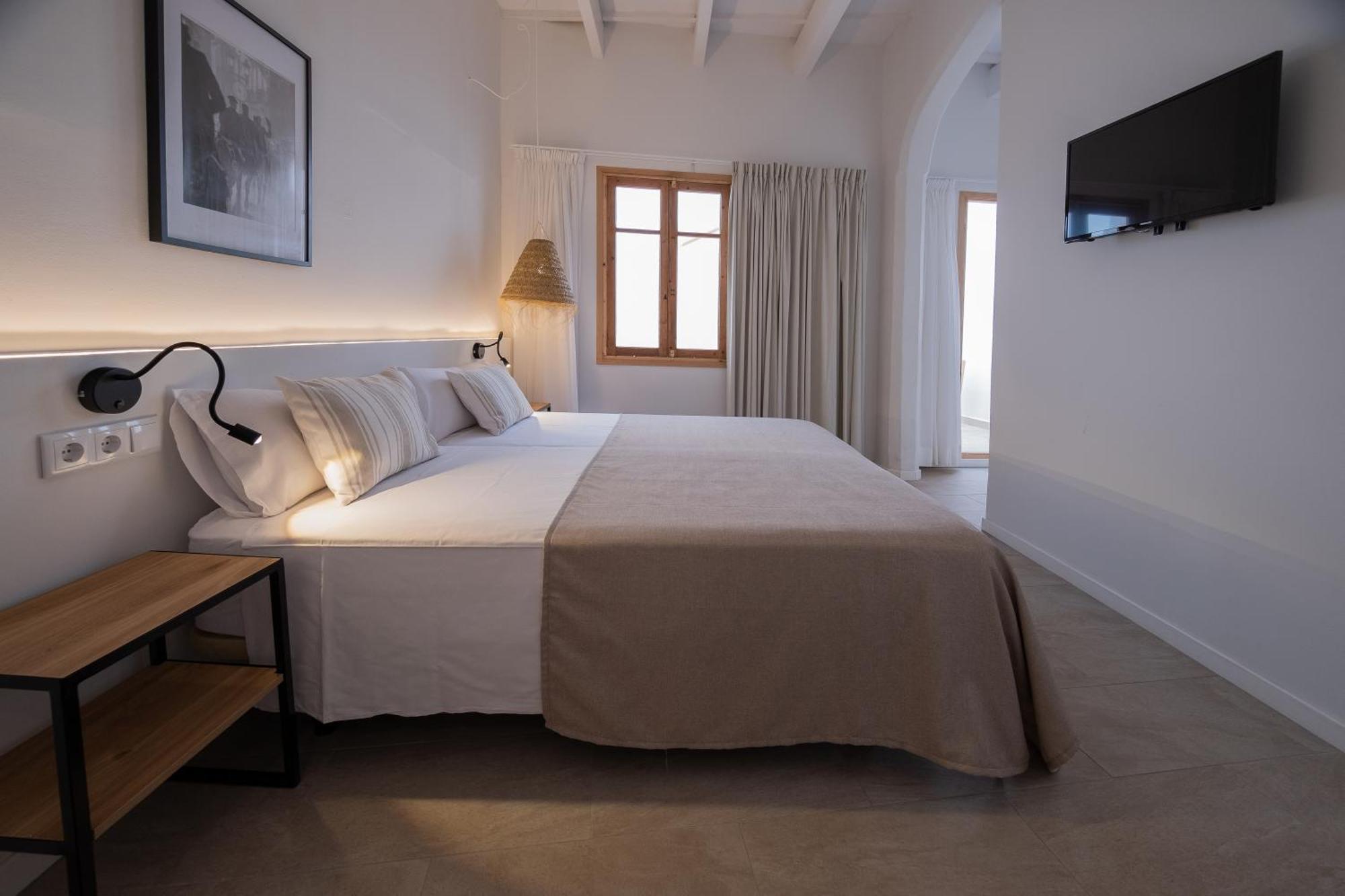 Tres Tocs Hotel Ситадела Екстериор снимка