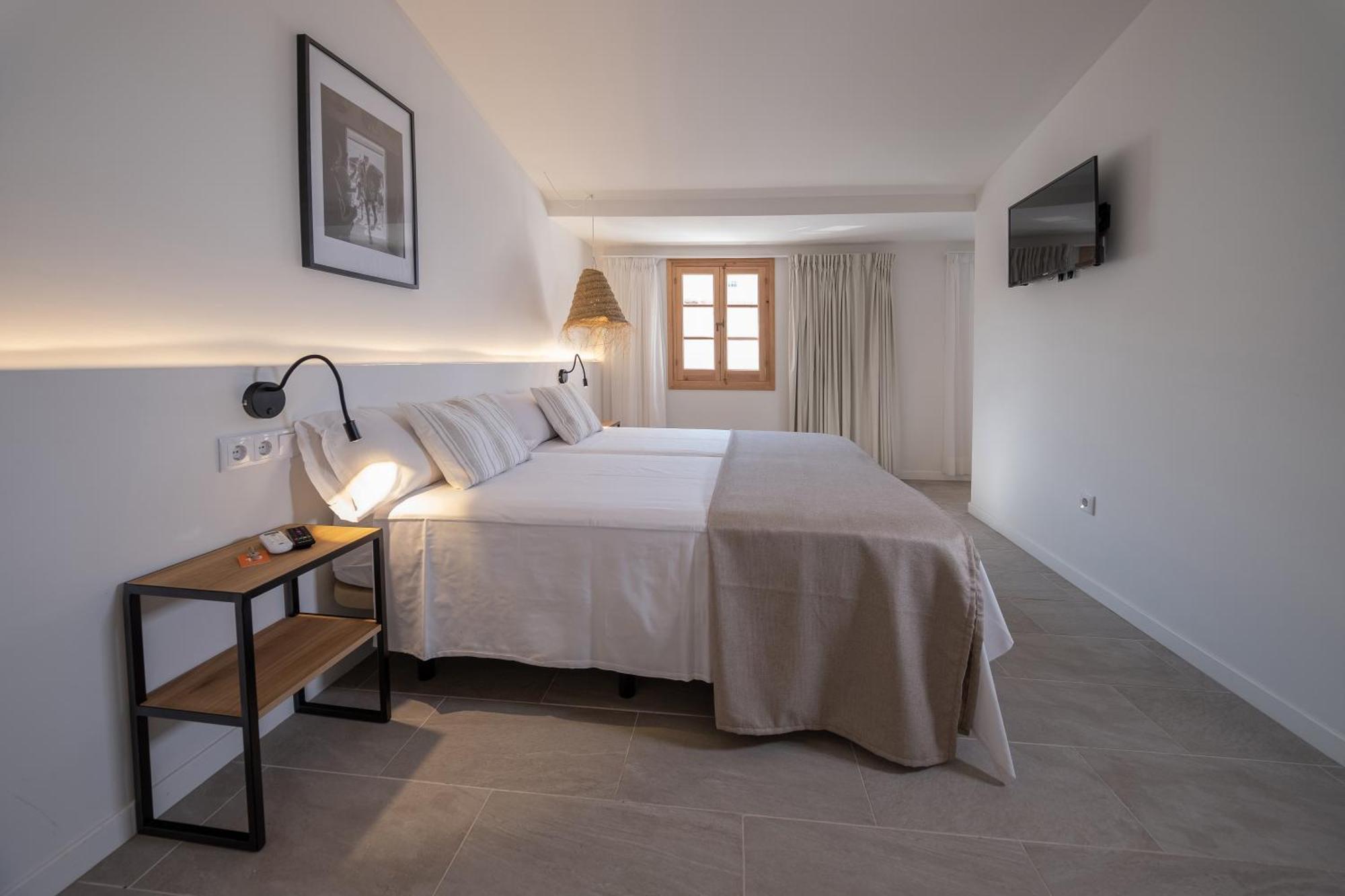 Tres Tocs Hotel Ситадела Екстериор снимка