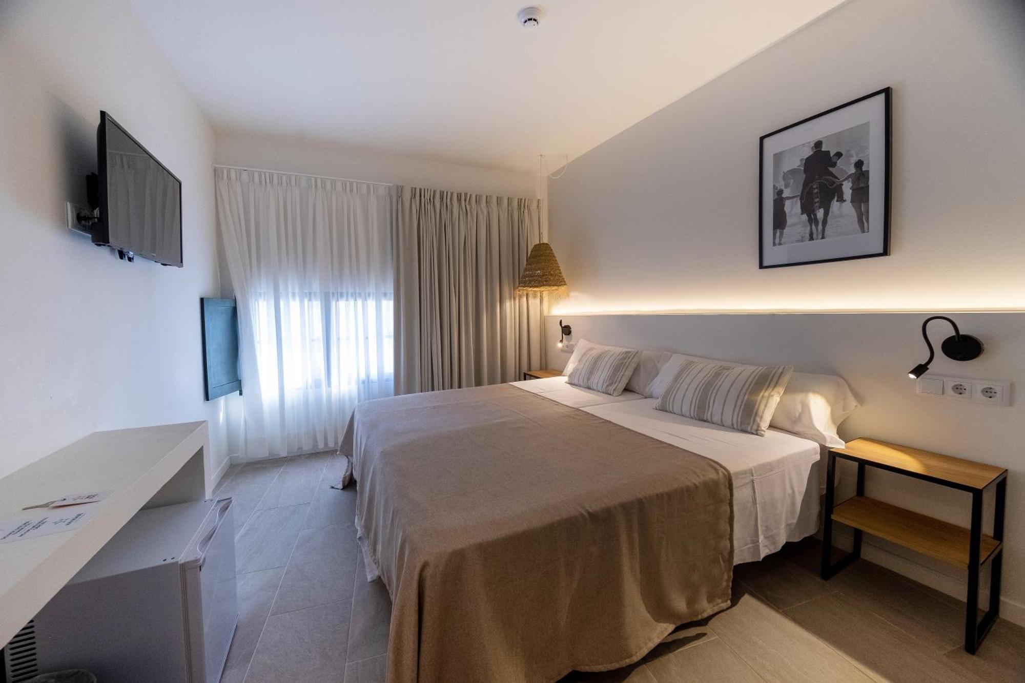 Tres Tocs Hotel Ситадела Екстериор снимка
