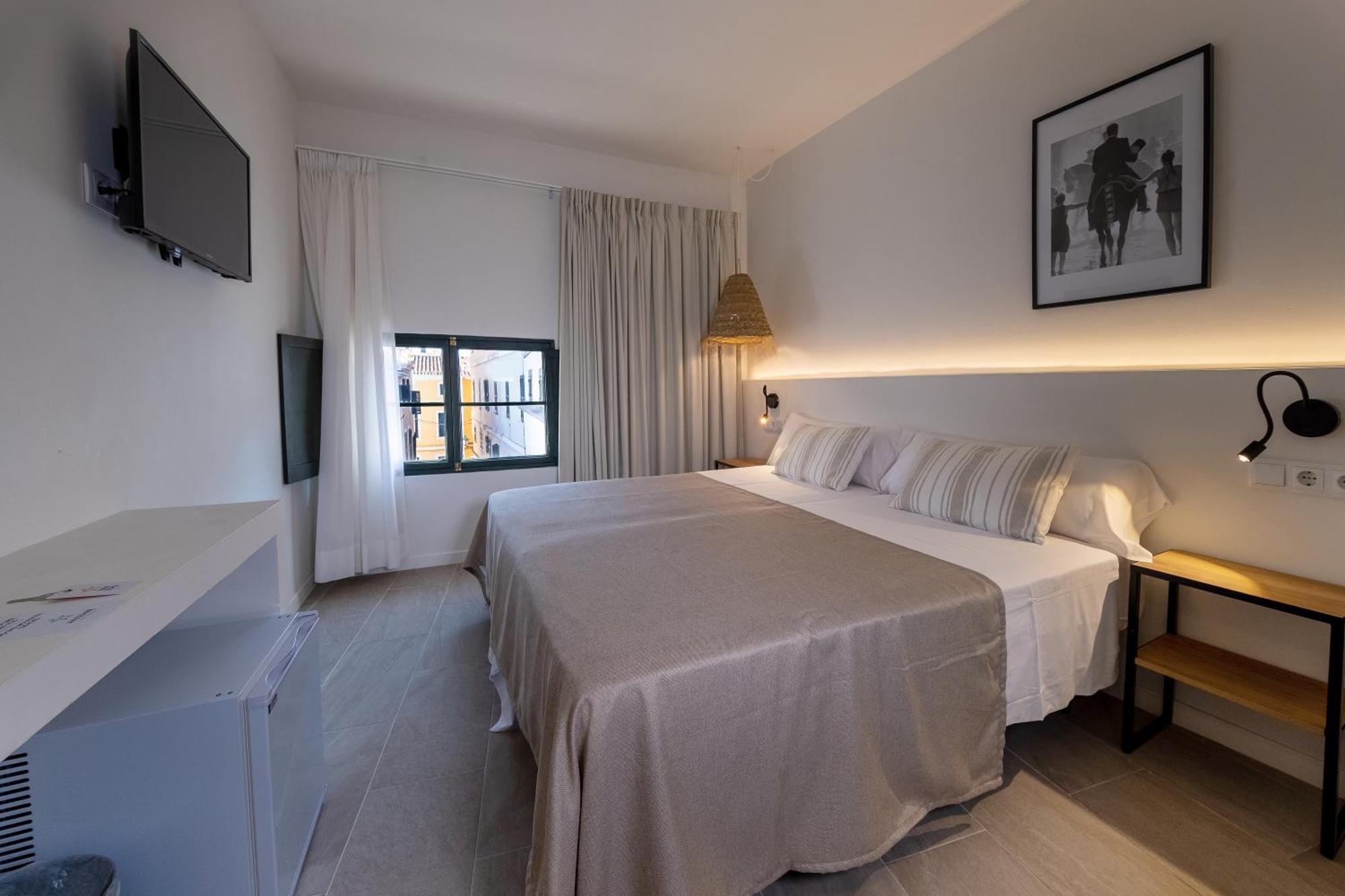Tres Tocs Hotel Ситадела Екстериор снимка