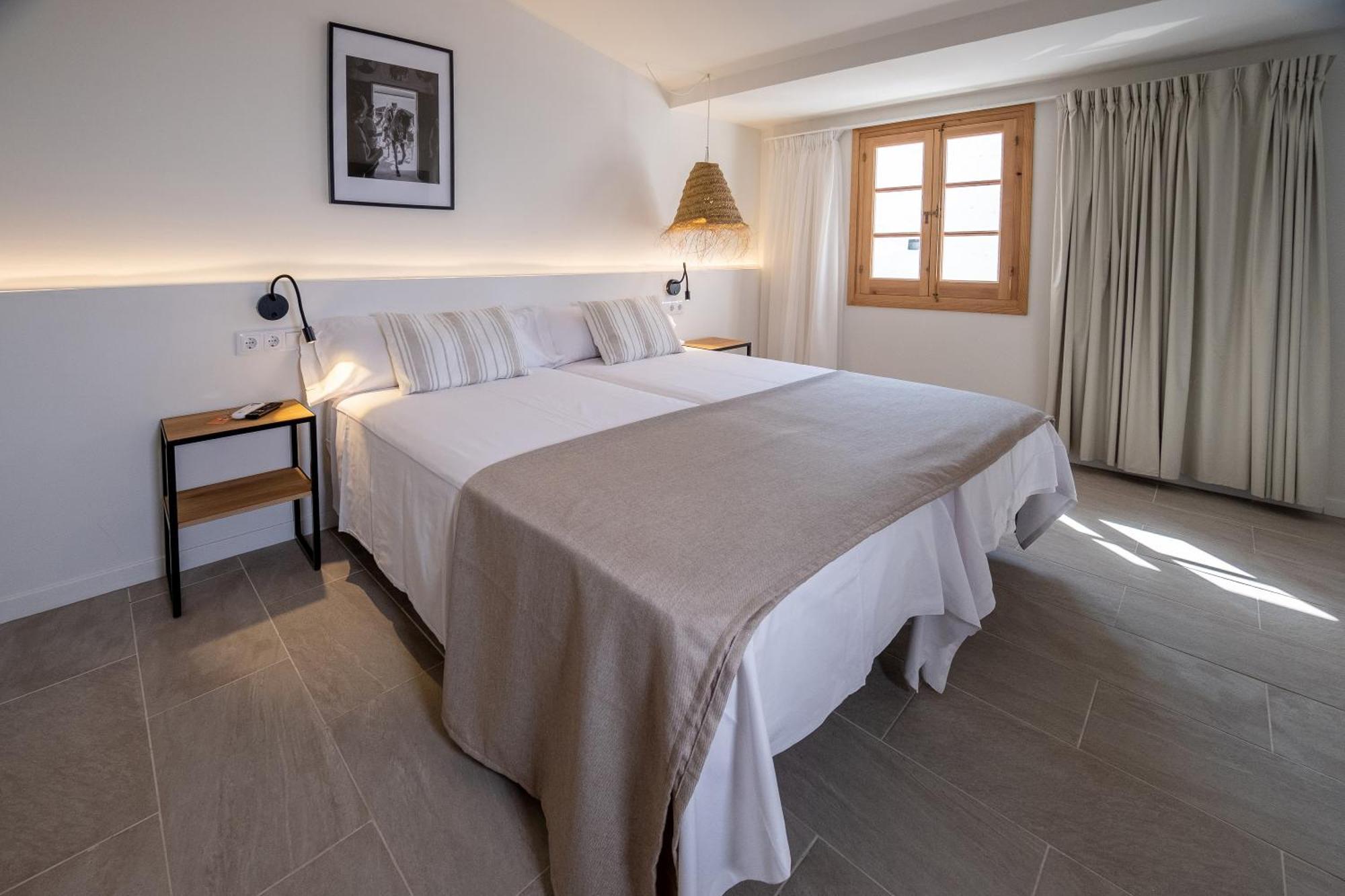 Tres Tocs Hotel Ситадела Екстериор снимка